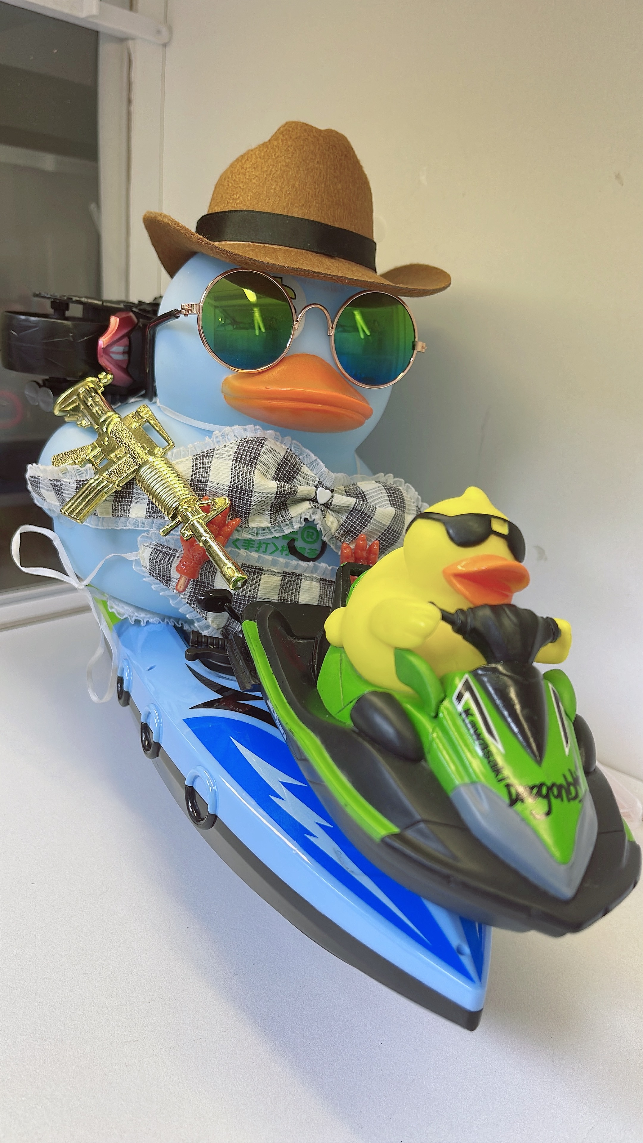 H Big Duck